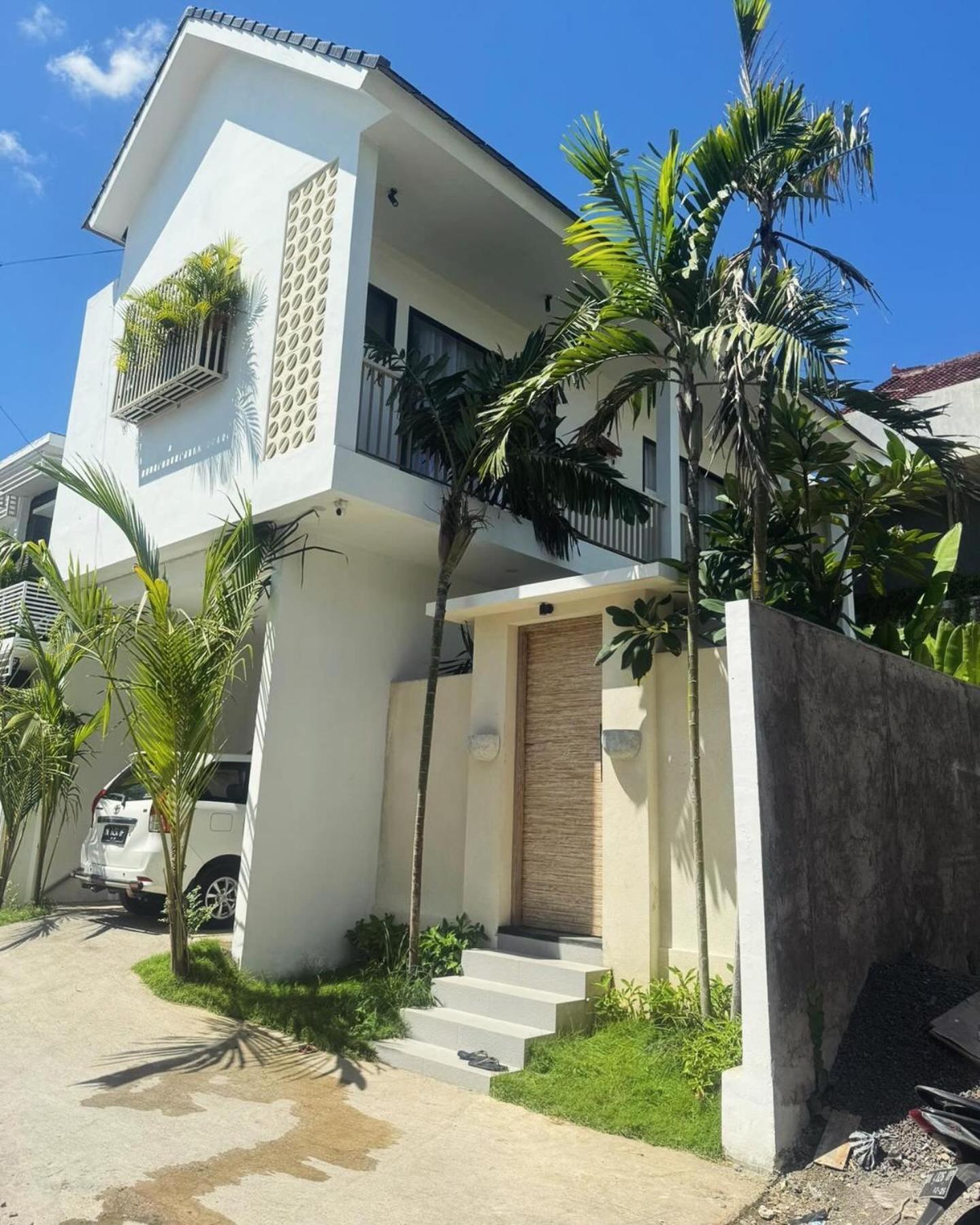 Arthana Diamond Villa *